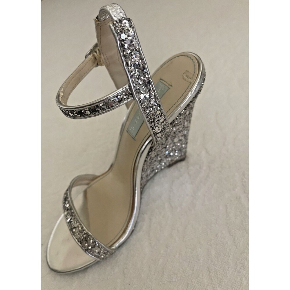 BETSEY JOHNSON Sz 6.5 Bridal & Evening "Blue" Collection Women's Metallic Silver